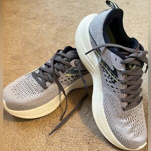 Saucony Ride Running Sneakers Women’s Size 9 | Never Worn